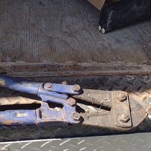 Heavy Duty 24" Bolt Cutter